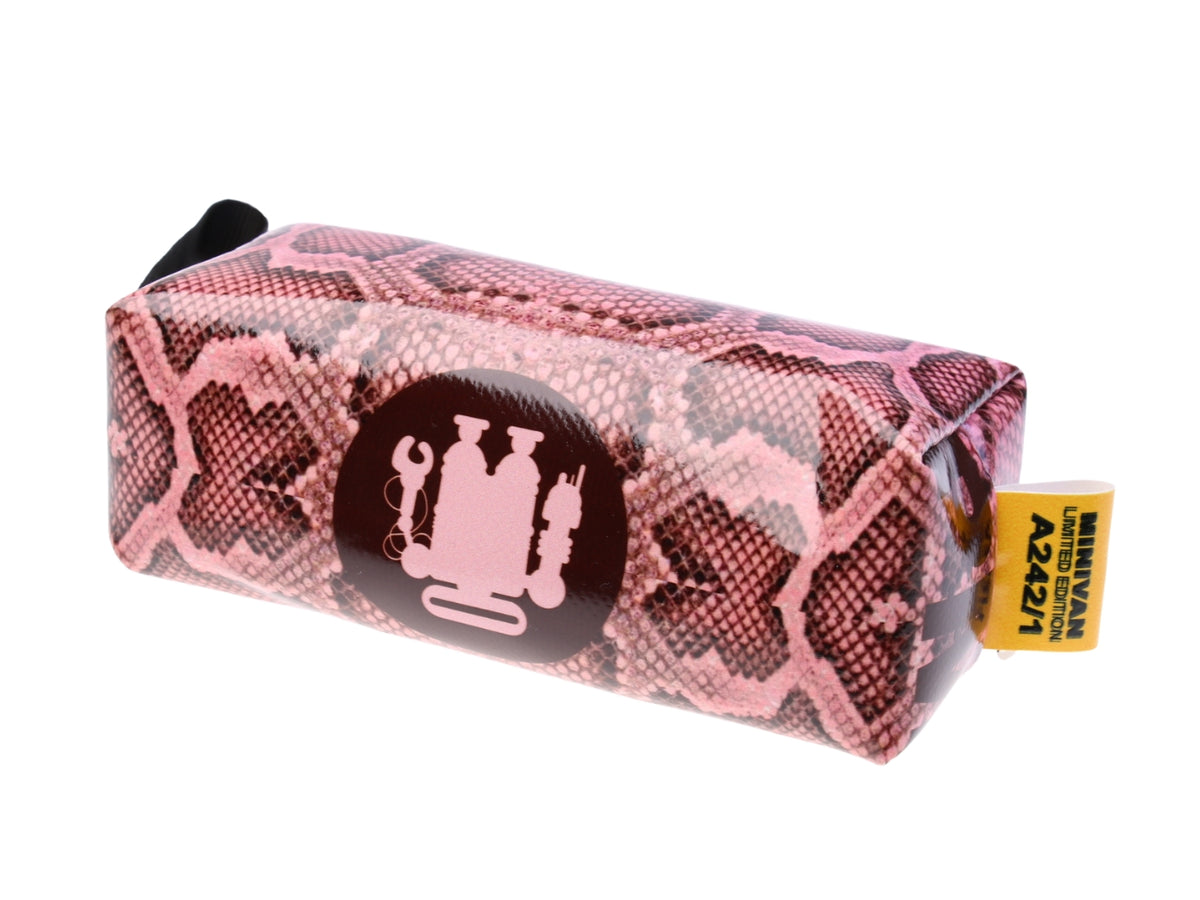 ...PINK PENCIL CASE WITH ANIMALIER FANTASY.