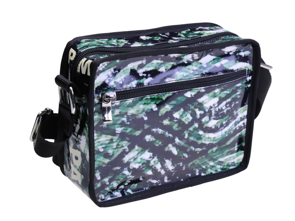 ..GENDERLESS SHOULDER BAG WITH CAMOUFLAGE FANTASY. MODEL FRIK MADE OF LORRY TARPAULIN.