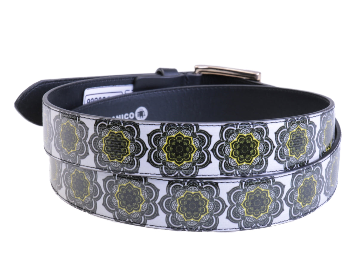 WHITE WOMEN&#39;S BELT WITH MANTRA FANTASY MADE OF LORRY TARPAULIN.