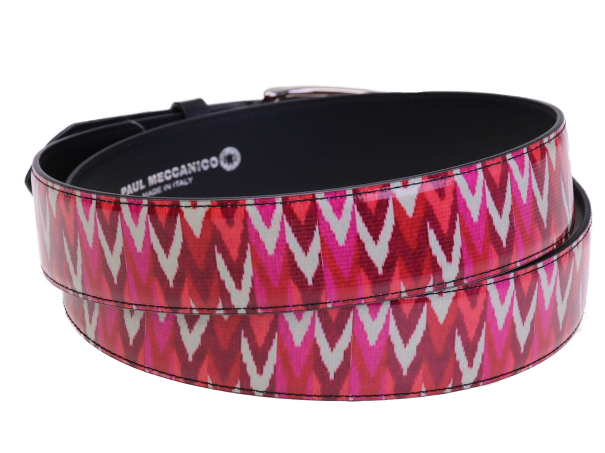 RED PINK MEN&#39;S BELT WITH TIE DYE FANTASY MADE OF LORRY TARPAULIN.