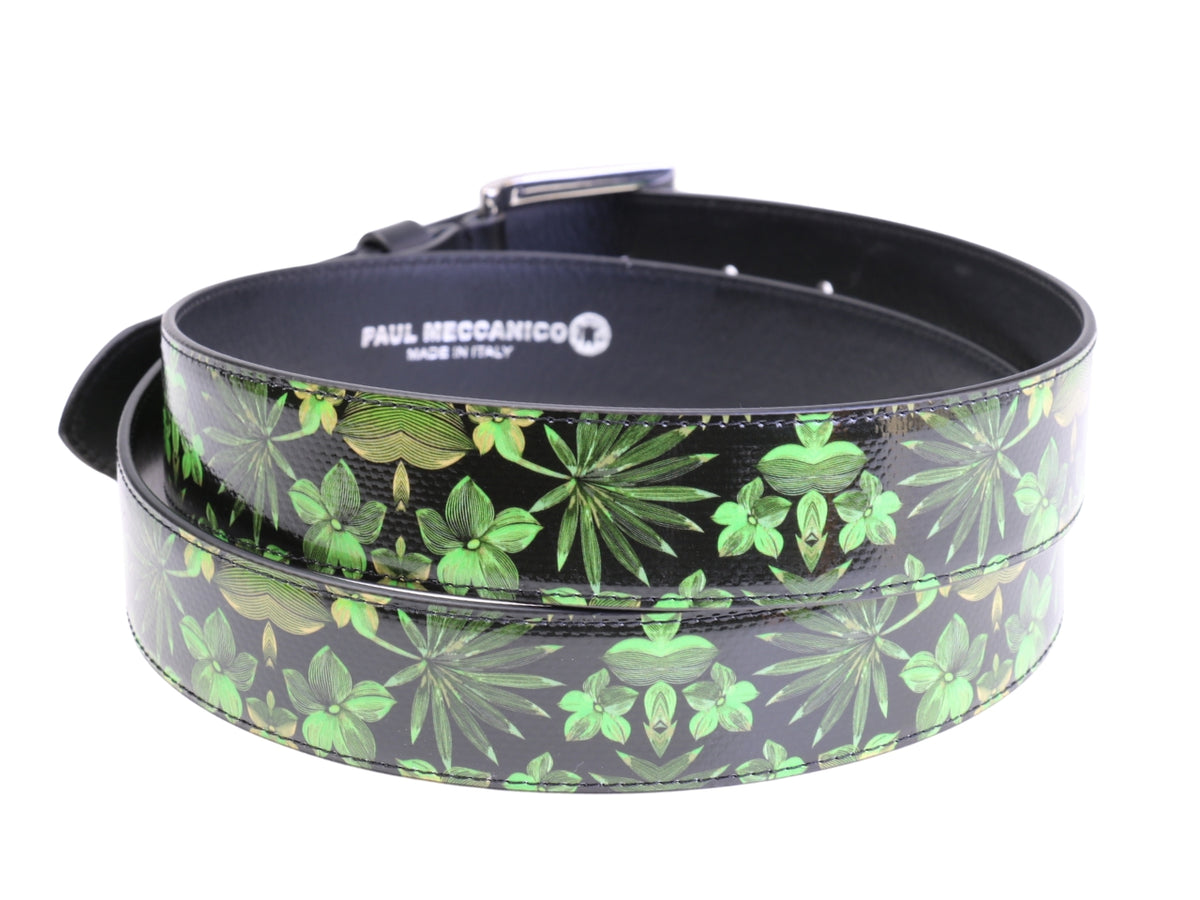 ....BLACK MEN&#39;S BELT WITH FLORAL FANTASY MADE OF LORRY TARPAULIN.