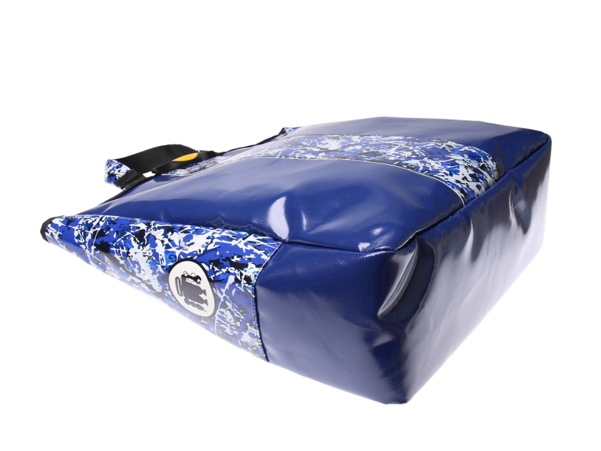 ...2 IN 1 BRIEFCASE AND BACKPACK IN BLUE COLOUR WITH CAMOUFLAGE FANTASY. MODEL HYBRID MADE OF LORRY TARPAULIN.