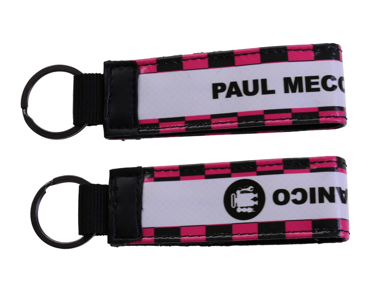 ...KEY ORGANIZER WHITE, BLACK AND FUXIA COLOURS.