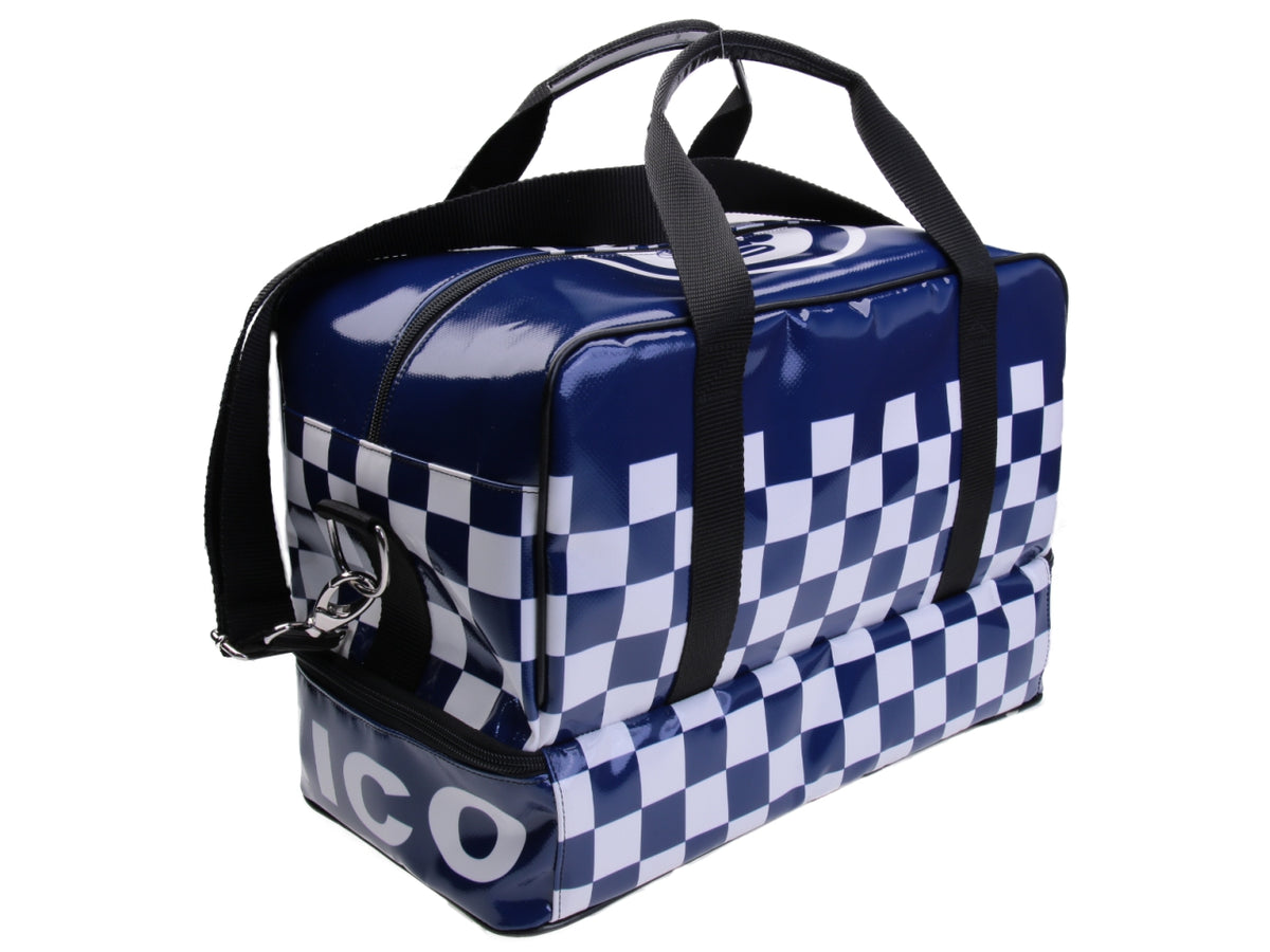 BLUE AND WHITE HAND LUGGAGE BAG 40 X 20 X 25 CM WITH CHESS FANTASY. MODEL FLYME MADE OF LORRY TARPAULIN. - Paul Meccanico